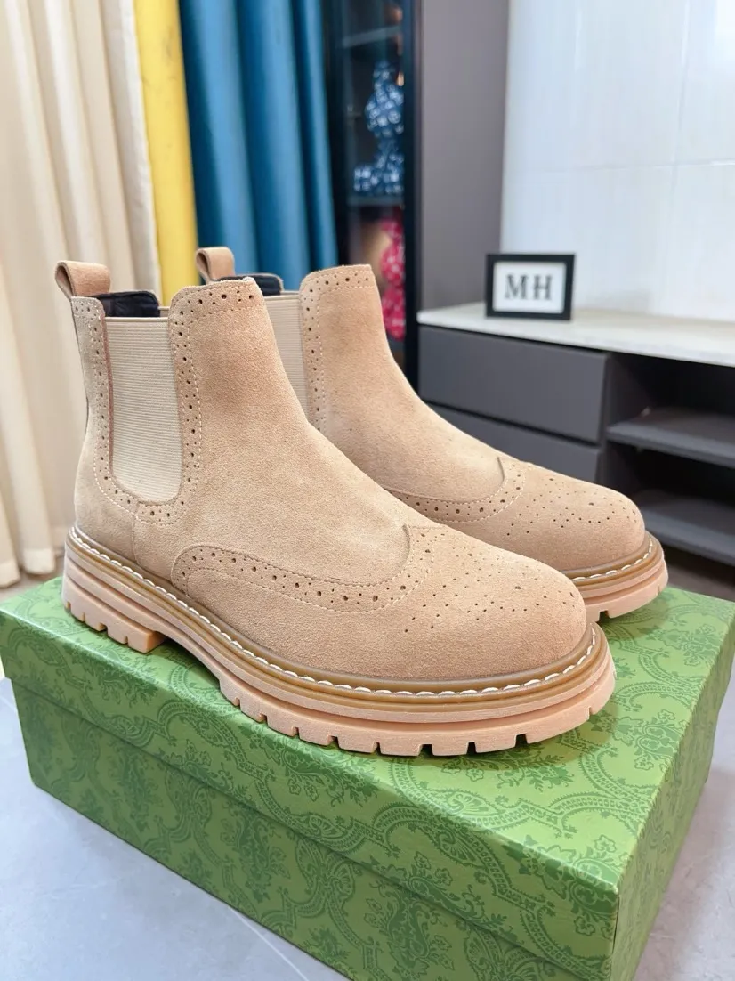 Men's shoes 💰540🌸🌸 (GUCCI) [cow lining plus velvet optional] [can be made without standard] New product Martin boots imported from Canada with full top layer high mercerized frosted fabric, punched using 3D digital technology, high-end and classy, ​​versatile to wear, full of three-dimensionality, close pictures will make you obsessed with the leather. You can't extricate yourself ~ the best on the market.          Fabric: Cowhide/Embossed Lining: Cowhide.          Please make a note when placing an order, sizes: 38-44 (37, 45, 46 can be customized and cannot be returned or exchanged) 5 colors available; black, gray, khaki, coffee, and earthy yellow